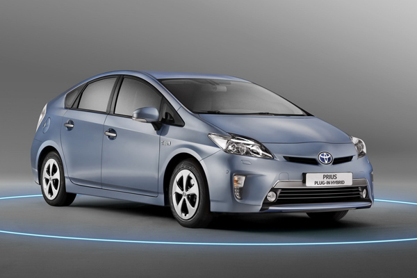 Toyota рассекретила данные нового Prius Plug-in